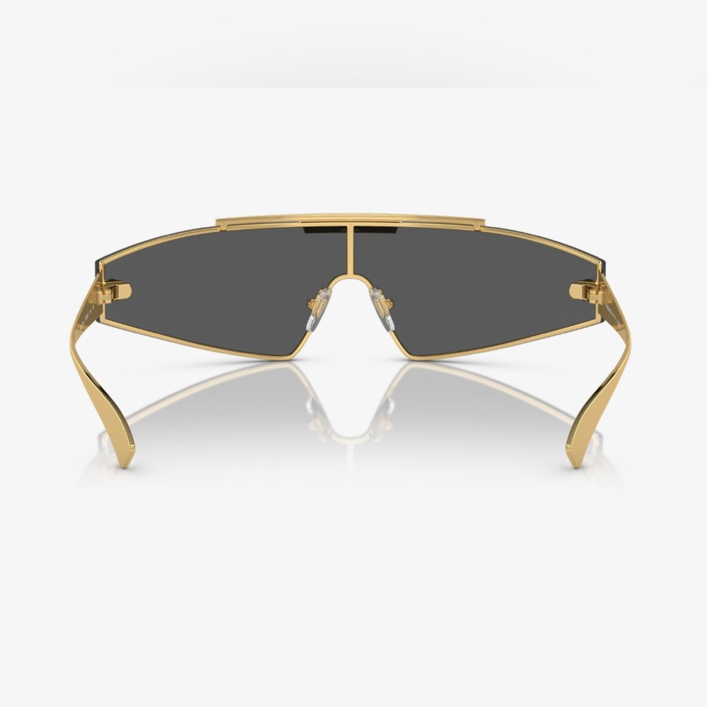 Versace 2265 Sunglasses. Comes with original case and 2 lens. Barely used - Picture 2 of 6